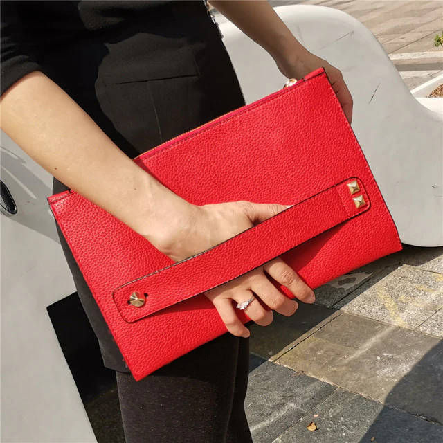 Bolso sobre Ciara