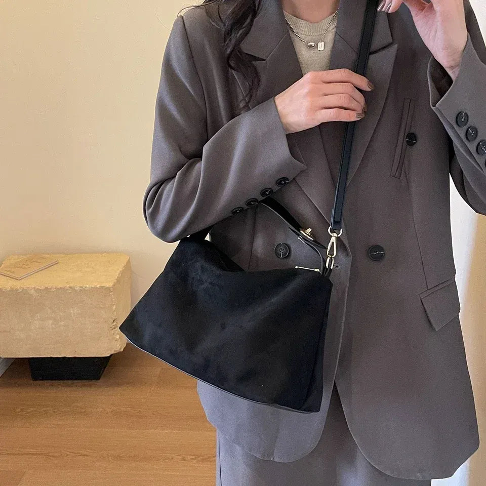 Bolso retro con textura