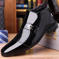 Zapatos elegantes y brillantes de piel sintética para hombre.
